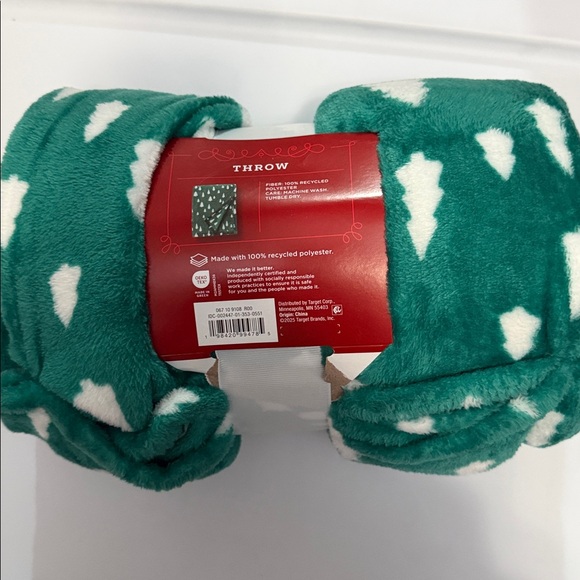 Wondershop Teal and White Tree Throw Blanket - Picture 7 of 7